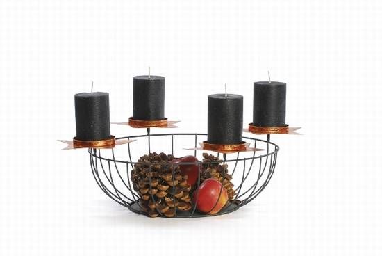 Adventskorb mit kupfernen Sternen