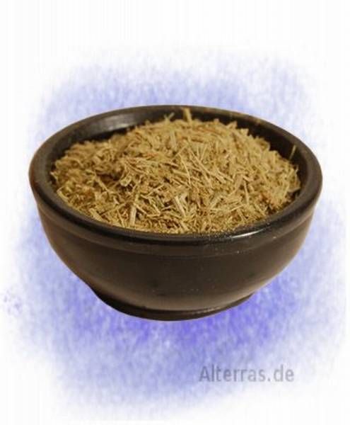 Fichtennadeln, geschnitten