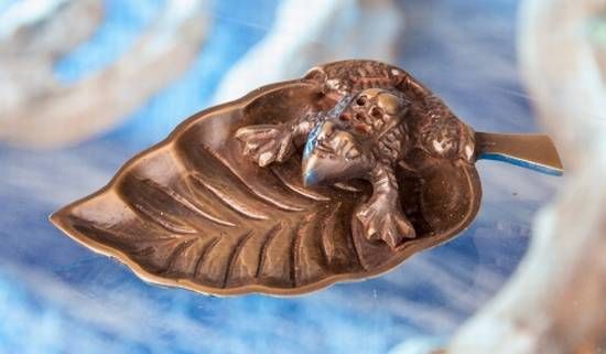 Räucherhalter Frosch auf Buchenblatt
