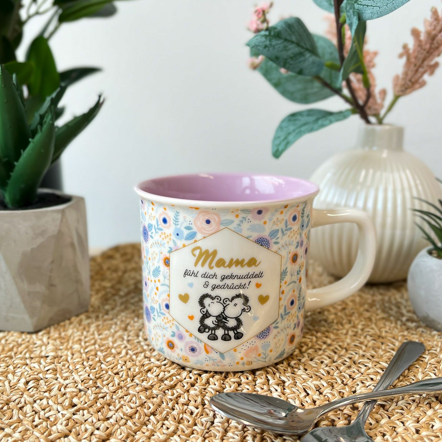 Becher Mama geknuddelt und gedrückt
